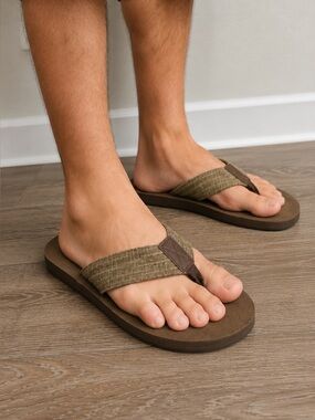 Men’s Brown Flip Flops Woven Strap Comfort Beach Sandals